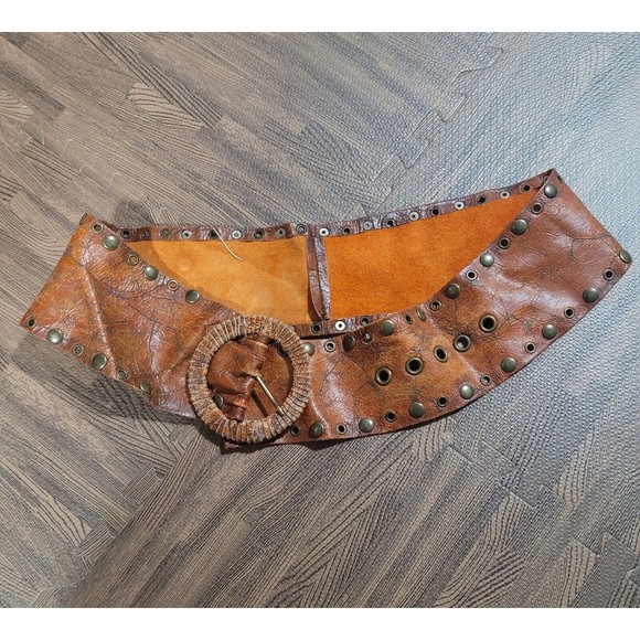 vintage USA made LEATHERROCK tooled leather 43 western  belt
